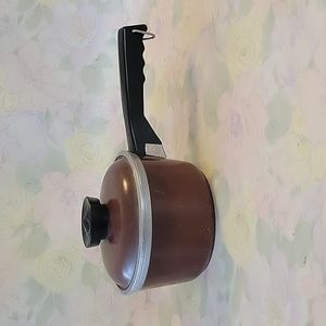 Vintage - Club Cookware - 1qt Pot - Brown